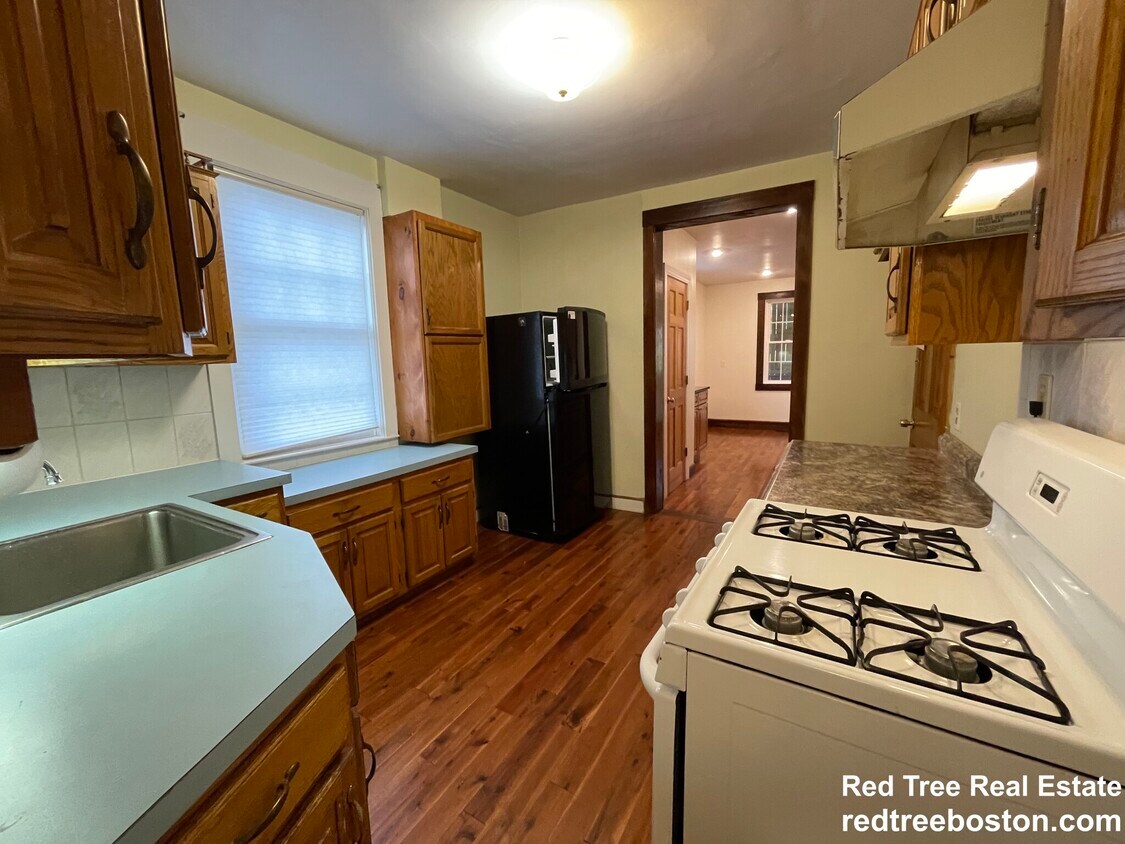 23 Indiana Ter Unit 1, Newton, MA 02464 Condo for Rent in Newton, MA