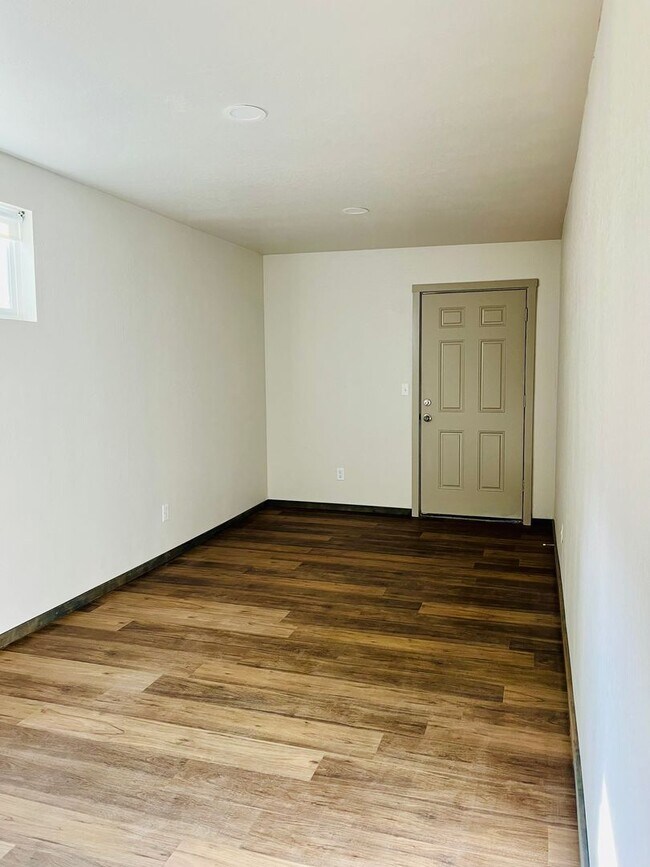 Building Photo - 5333 Rogue River Hwy