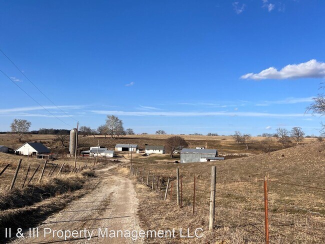 Foto del edificio - 2 br, 1 bath House - 13920 Kansas Ave