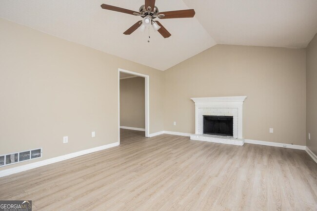 Foto del edificio - 5365 Muirwood Pl