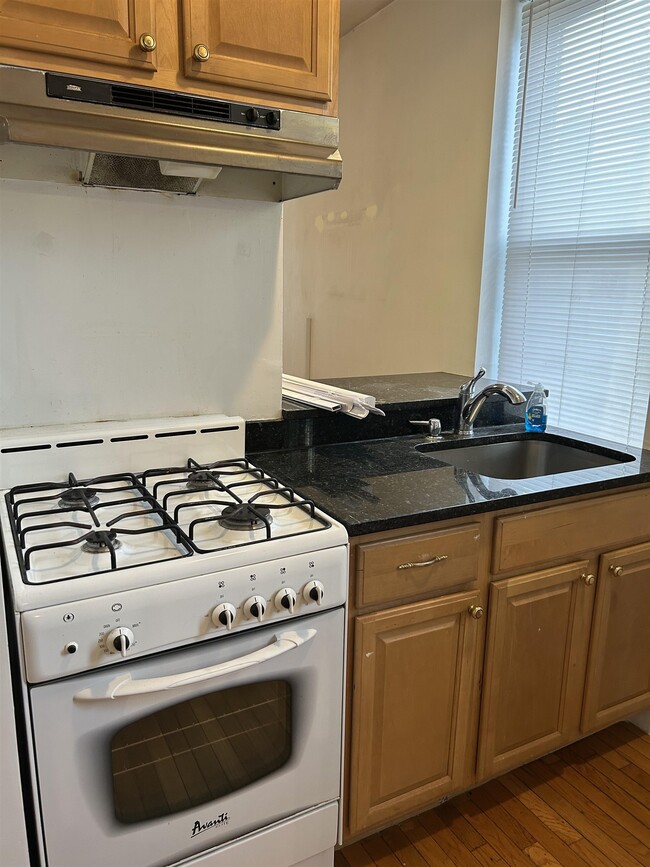 Building Photo - 6608 Polk St