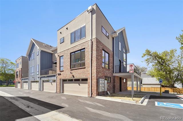Building Photo - 5352 Carr St