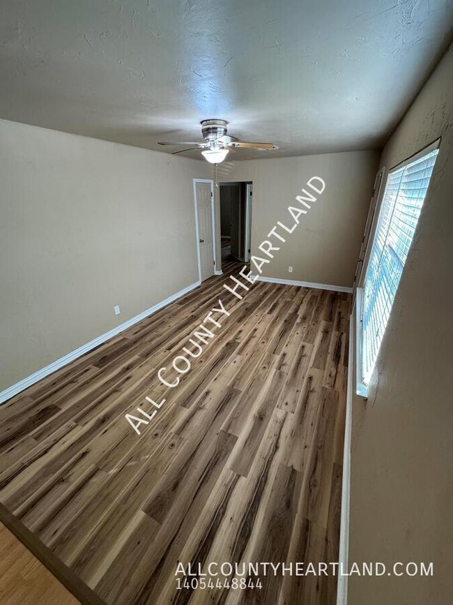 Foto del edificio - 3326 Willow Creek Dr