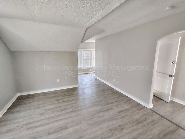 Foto del edificio - 1700 Florence St