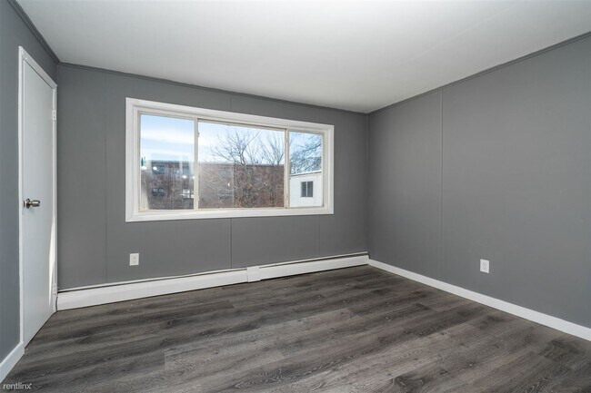 Building Photo - 131 Naugatuck St