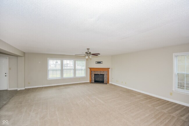 Foto del edificio - 8208 Firefly Way