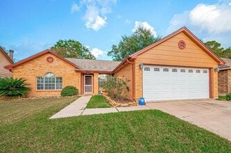 Building Photo - 410 Forest Hills Dr