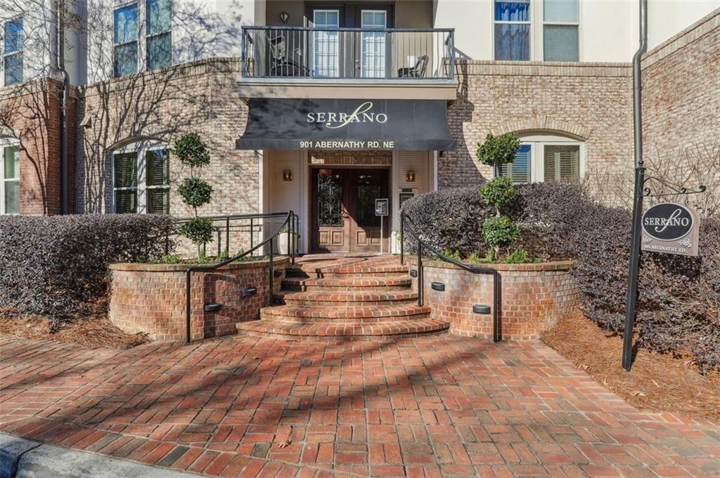 Foto principal - 901 Abernathy Rd NE