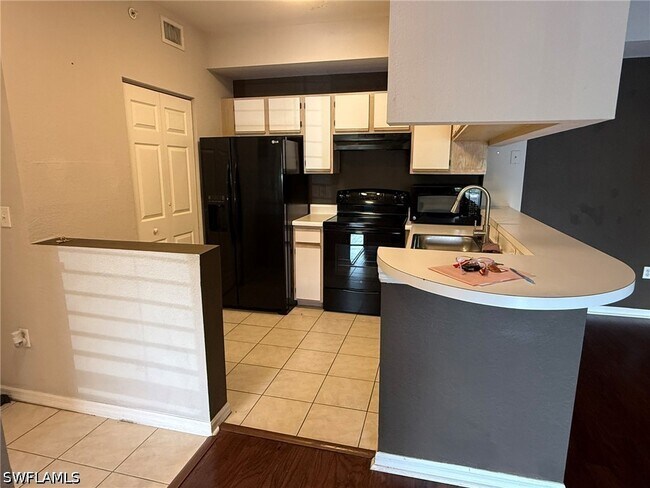 Building Photo - 6490 Aragon Way
