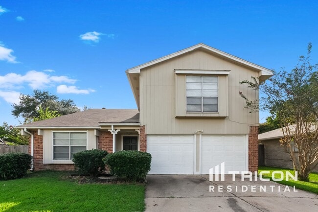 Building Photo - 3738 Xenophon Dr