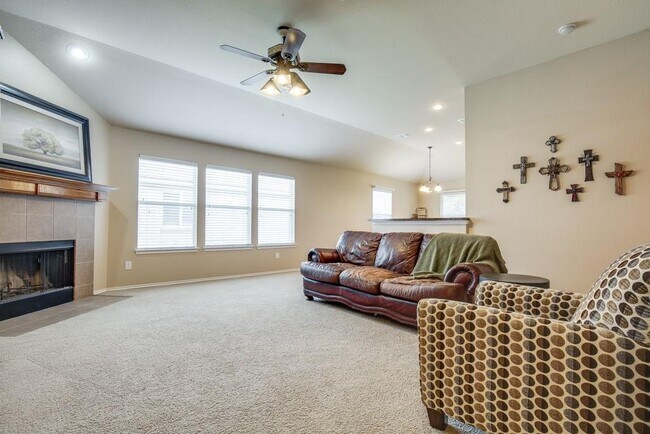 Foto del edificio - 1112 Mule Deer Rd