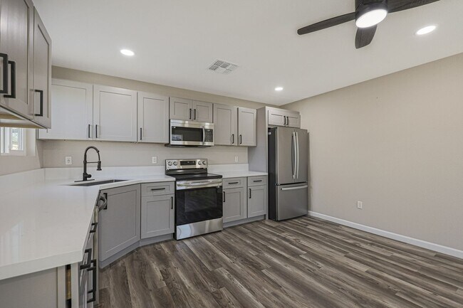 Foto del edificio - 329 N 12th St