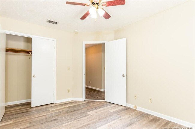Foto del edificio - 1018 Wood Creek Dr