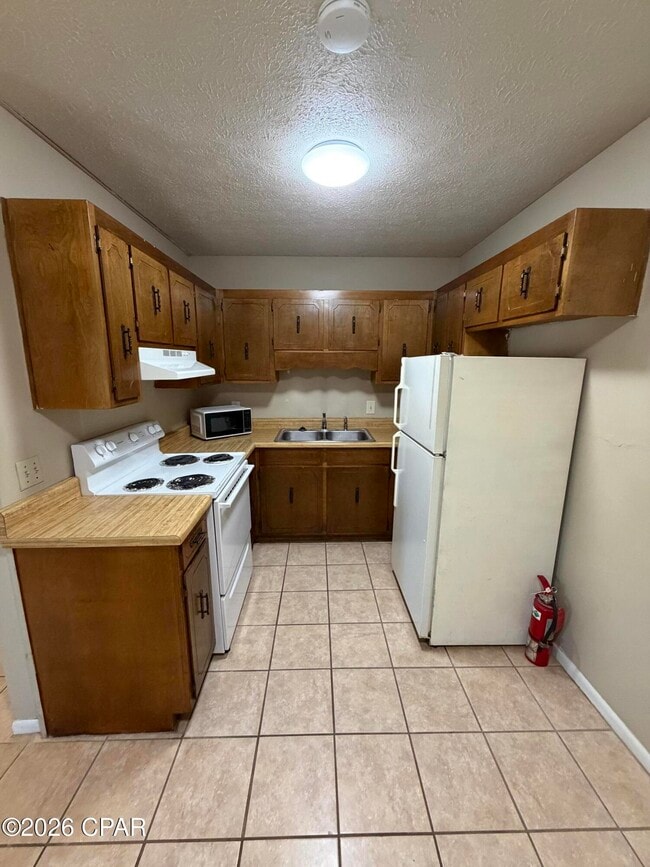 Foto del edificio - 600 N Bob Little Rd