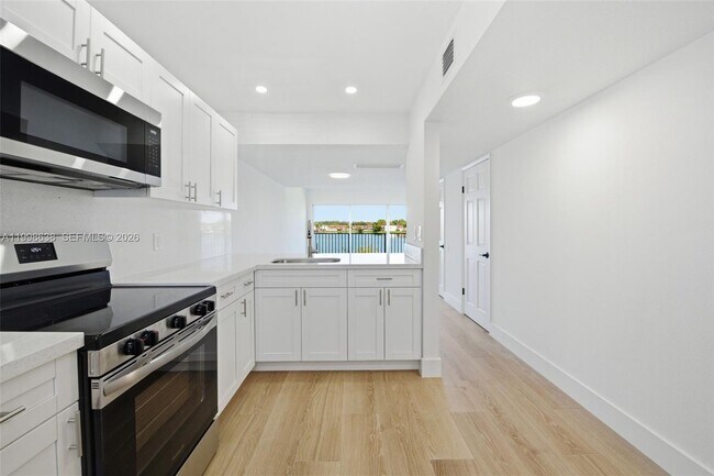 Foto del edificio - 315 NW 109th Ave