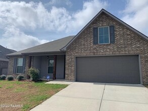 Building Photo - 201 St Caillin St