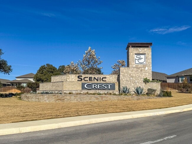 Building Photo - Nestled in the highly sought-after Scenic ...