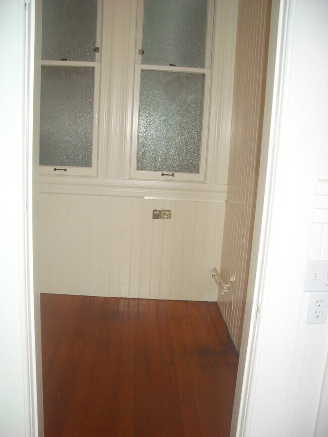 Building Photo - 1558 Grant Ave