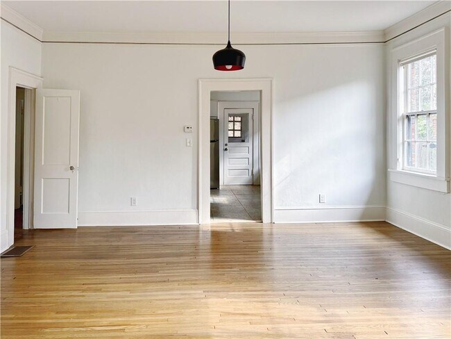 Foto del edificio - 471 Page Ave NE