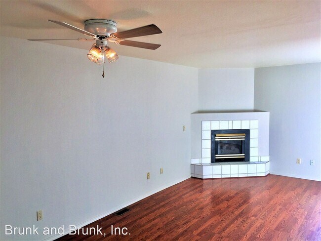Foto del edificio - 3 br, 3.5 bath House - 115 Iveystone Court