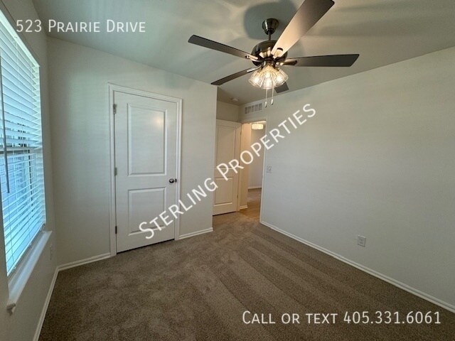 Foto del edificio - 523 Prairie Dr