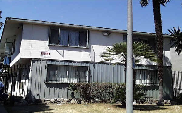 Foto principal - 2029 S Corning St