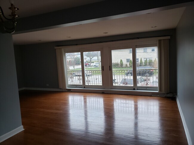 Building Photo - 3821 W Morse Ave