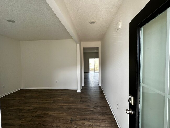 Foto del edificio - 2752 Minuteman Ln