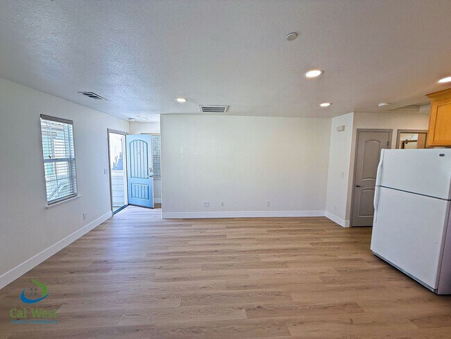 Foto del edificio - 7661 Forest St