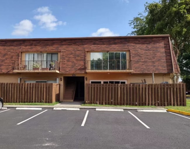 Building Photo - 7063 W Sunrise Blvd