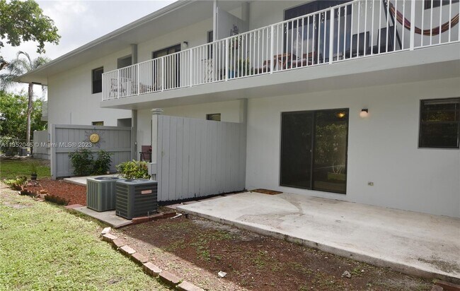 Building Photo - 1401 NE 53rd St