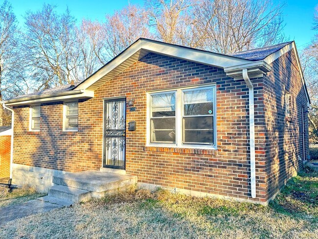 Building Photo - 1219 Poplar Street, Clarksville, TN 37040