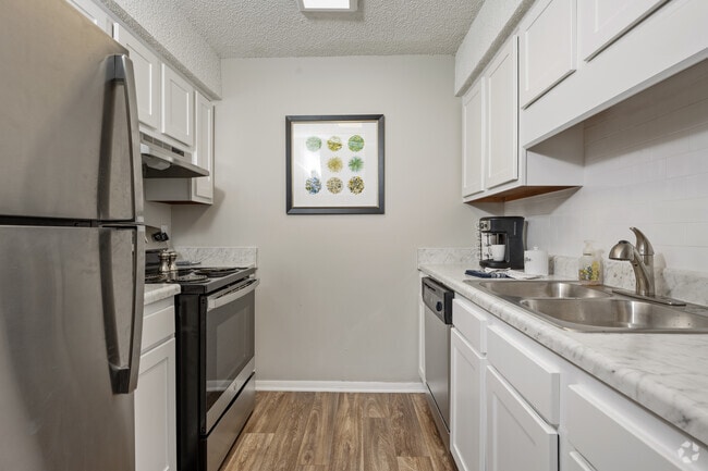 2BR, 2BA - 1000SF - Cocina - Acas Verandas at Rocky Ridge