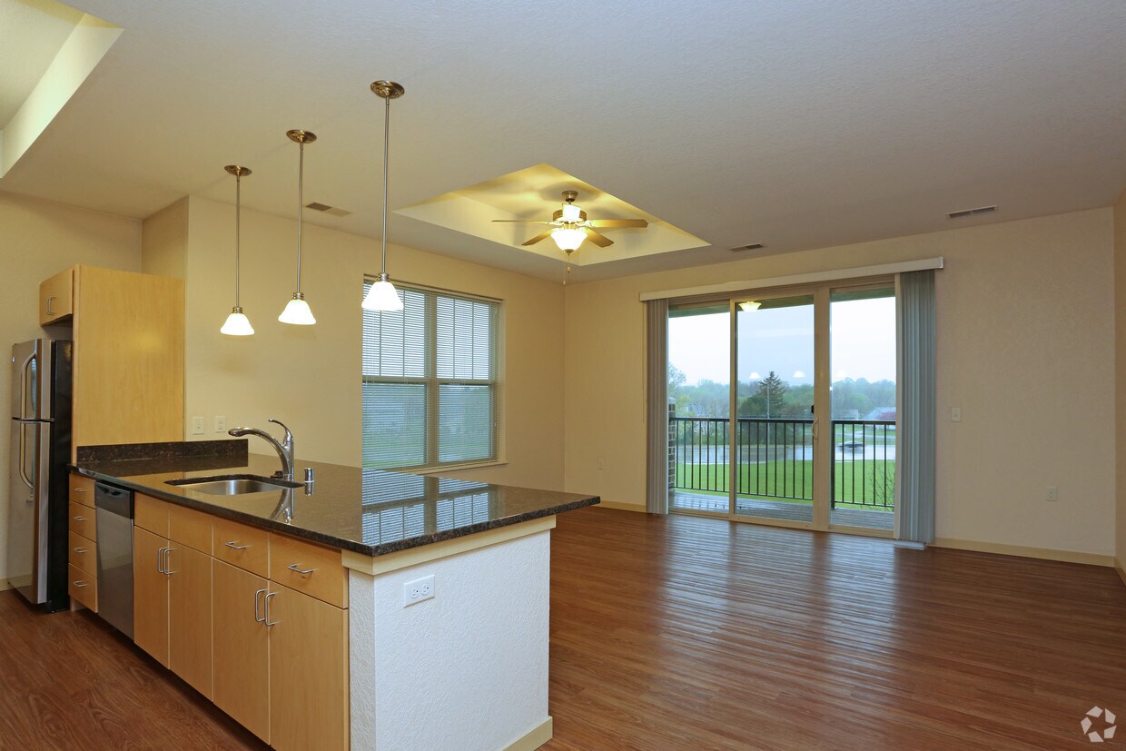 Central Pointe Luxury Apartments Apartments New Berlin, WI