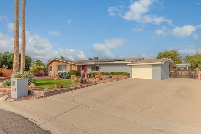 Foto del edificio - 3730 E Kings Ave