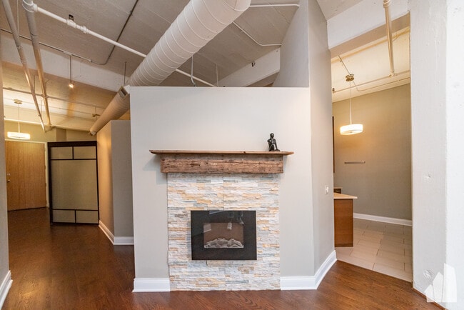 Foto del edificio - 124 W Polk St