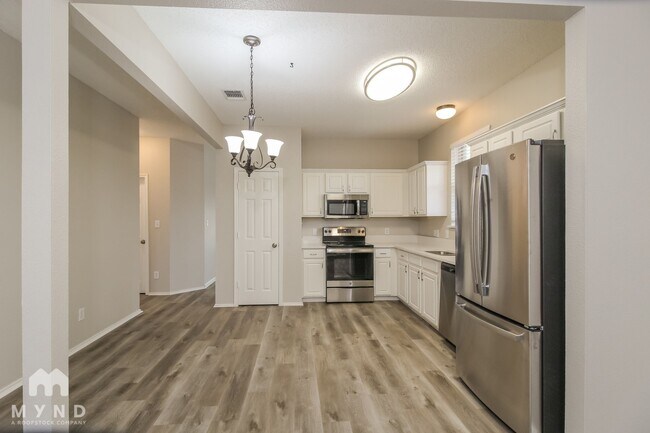 Foto del edificio - 3941 Overlake Dr