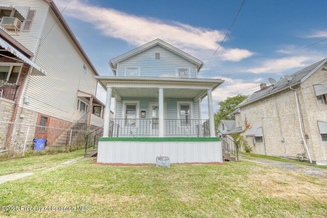 Building Photo - 1012 Clearview St