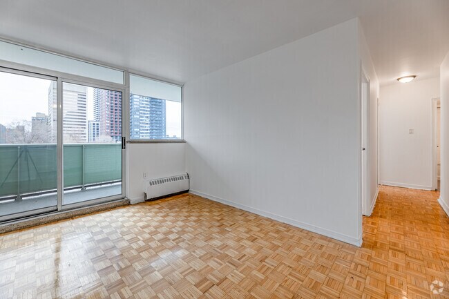 2 chambres, 1 salle de bain - 615 pi2 - Salon - 135 Isabella St