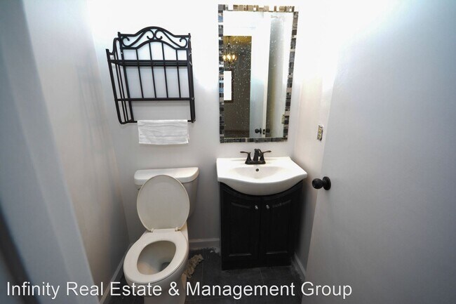 Foto del edificio - 2 br, 1.5 bath House - 1524 45th St NW