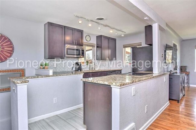 Building Photo - Custom Home just Blocks From City Park!