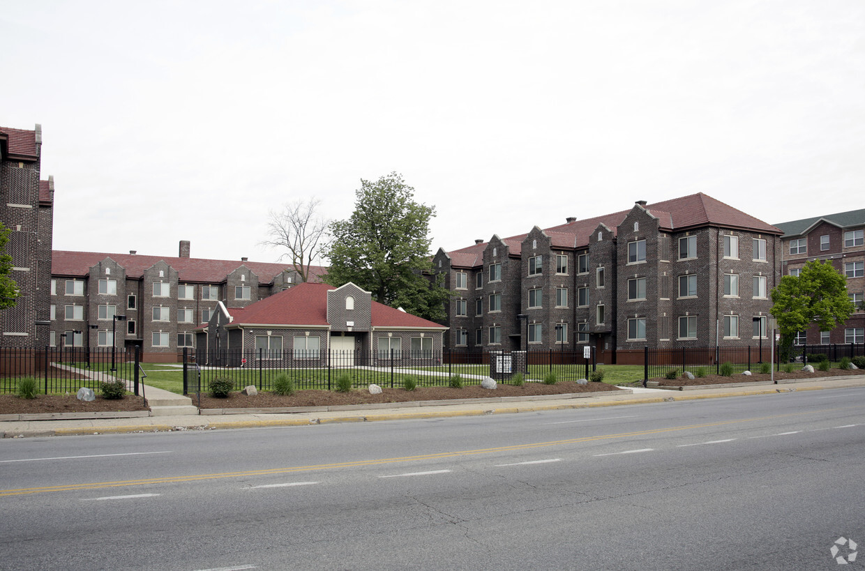 Primary Photo - Brownstone Apartments