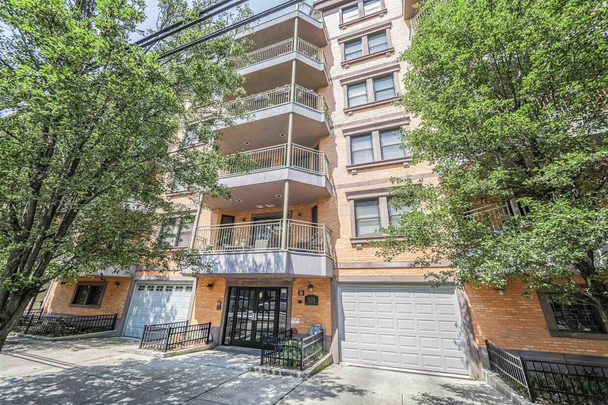 Primary Photo - 920 Jefferson St