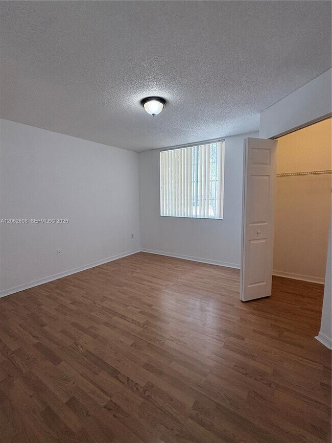 Foto del edificio - 11177 SW 8th St