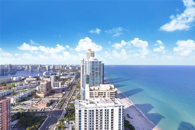 Foto del edificio - 17201 Collins Ave