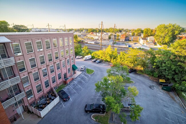 Building Photo - 149 Wilson St