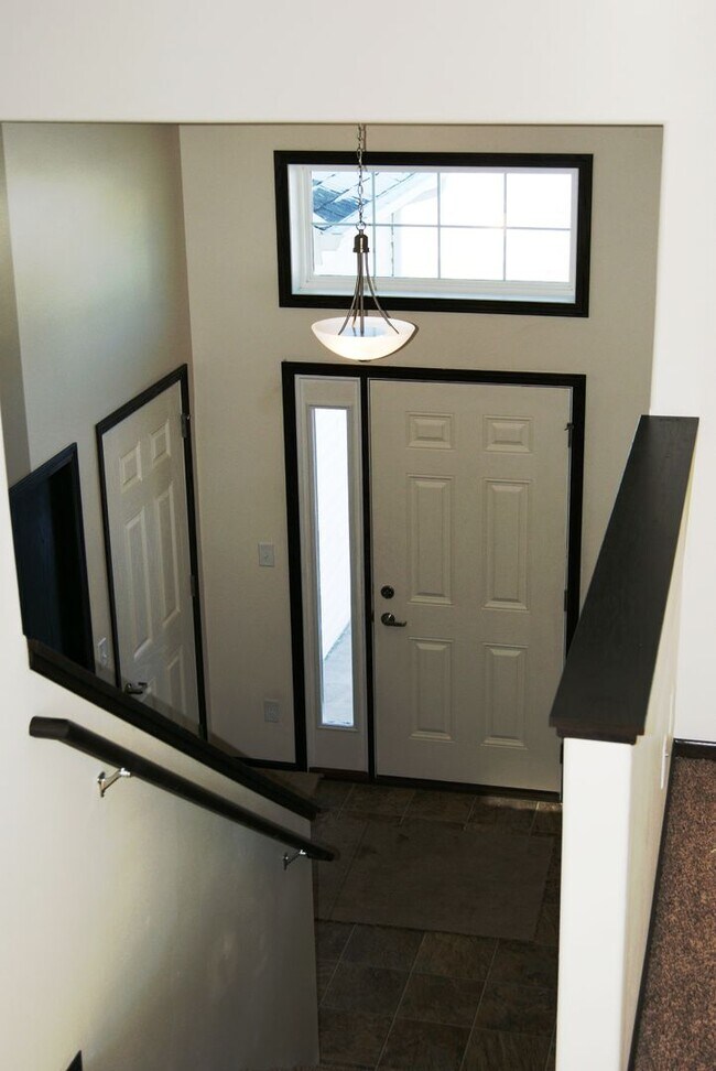 Foto del edificio - 4 Bed 3 Bath Single Family Home