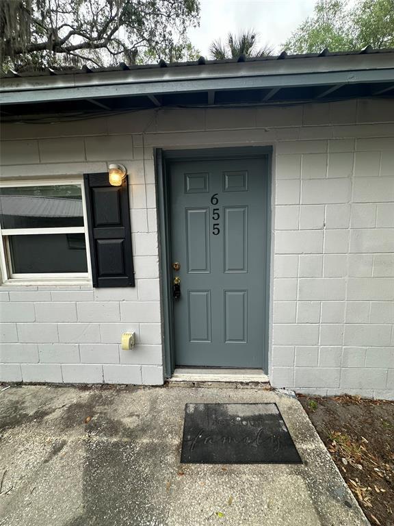 Foto del edificio - 655 NE Waldo Rd