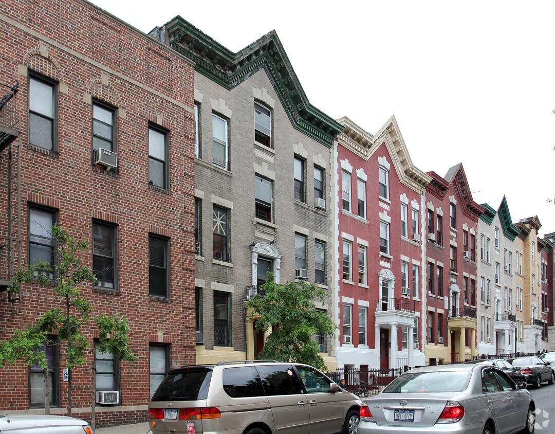 Building Photo - 463 40th St
