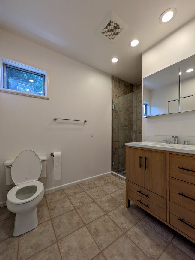Foto del edificio - 2134 Waverly Pl N